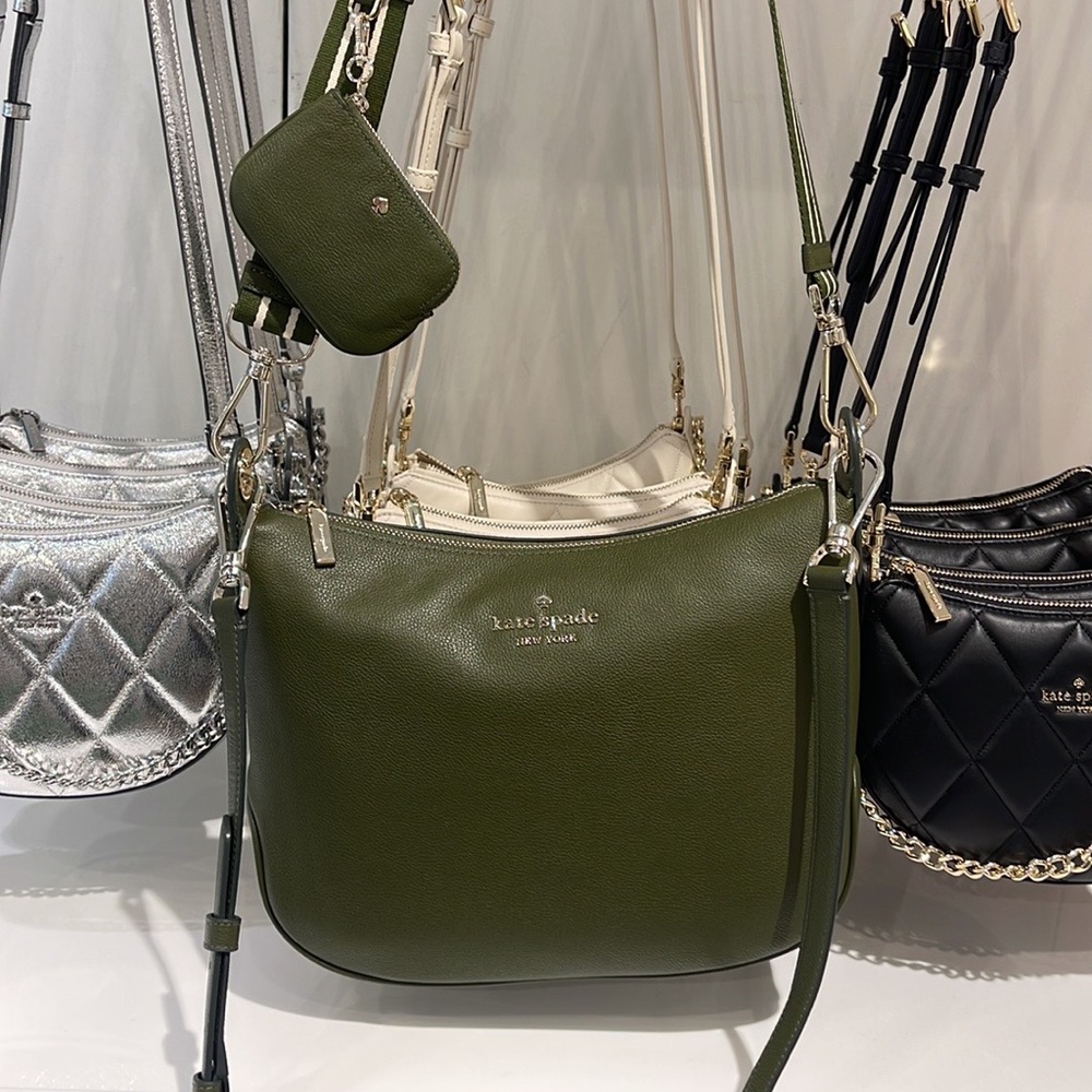 Kate Spade Rosie Crossbody
K5807 Pebbled Leather
Enchanted
NWT - Picture 7 of 16
